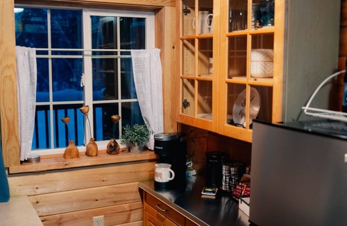 Willow Cabin | Cozy pet friendly cabin with stand alone sauna near Willow and Talkeetna Alaska