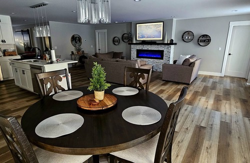 Knik-Fairview House | Cozy Retreat in beautiful Wasilla Alaska. The Last Frontier awaits you.