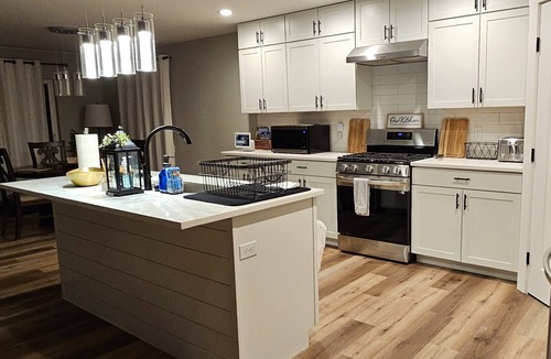 Knik-Fairview House | Cozy Retreat in beautiful Wasilla Alaska. The Last Frontier awaits you.