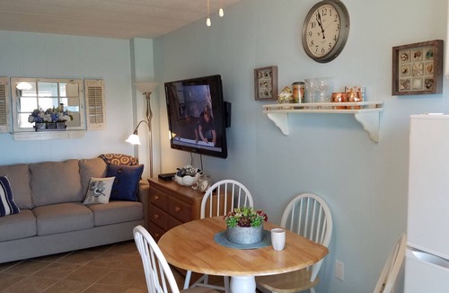 Wells Beach Condo | Cozy Riverside Studio Condo Two Minute Walk To Wells Beach