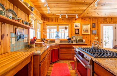 Chimney Rock House | Craftsman Mountain Top Cabin with Views, Hot Tub, Fire Pit. DISCOUNTED RATES