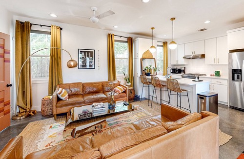 Blackshear-Prospect Hill House | Creative & Cozy | Walkable East Austin Locale | Screened Porch, Fenced Yard
