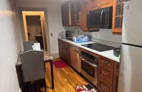 Danvers Apartment | Cute Private Room Near Route 95/Malls/Hospitals/Salem with ACin charming Danvers