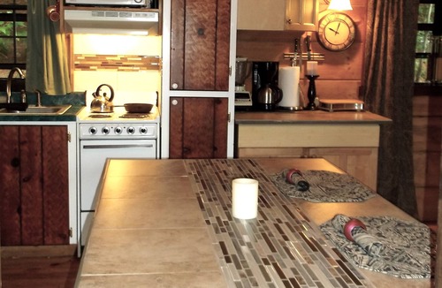 Glenville Cabin | Deal Now, Cabin-Hot Tub under Cabana, Privacy, Enjoy in Rain or Shine wMt'n View