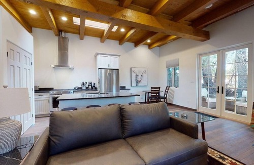Historic Eastside House | Delgado C3 | Luxury 1 Bedroom Santa Fe Casita