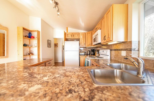 Homer House | Delightful Historic House In The Heart Of Downtown - Walk To Everything!