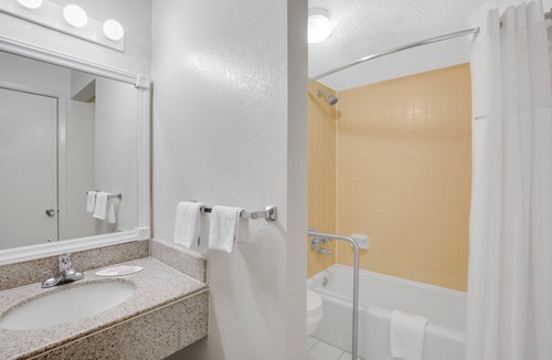Candler Hotel | Deluxe Accommodations, Mountain Views and Southern Supper!