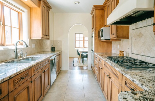 Northeast Santa Fe House | Designer 4BD/3BA AC + Spa in Historic Downtown
