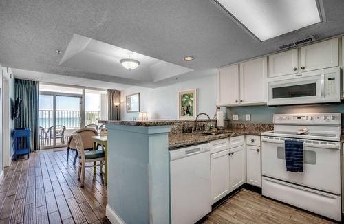 Myrtle Beach Condo | Direct Oceanfront 2-bedroom Condo! Walking distance to Boardwalk