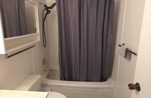 Fairview Condo | Discover Tranquility- 2bed/2bath
