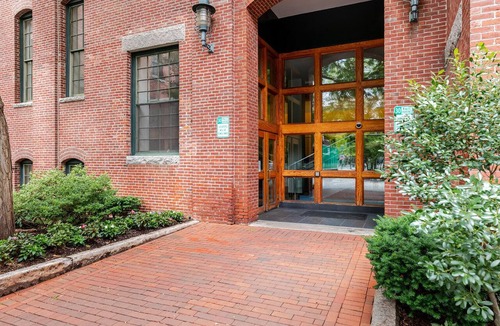 Central Square Apartment | Divine Central Square 2BR w/Fitness, close to Dining, by Blueground