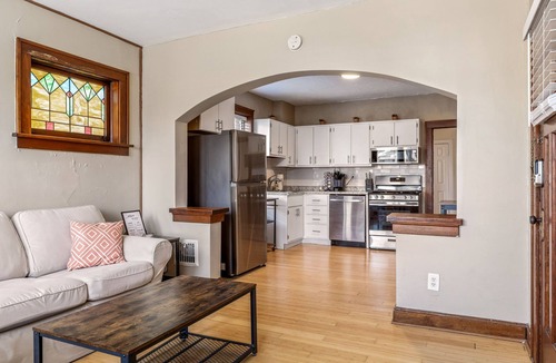 St. Louis Apartment | Dog-Friendly South City 1st Floor Apartment