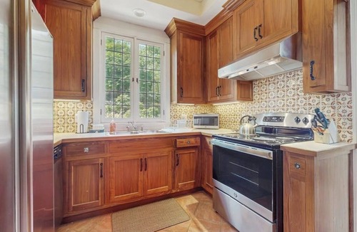 Gloucester Cottage | Dog-Friendly, Waterfront Home with Washer and dryer & Two Decks