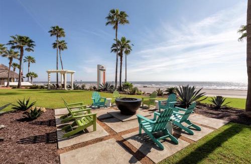 San Jacinto Hotel | DoubleTree by Hilton Galveston Beach