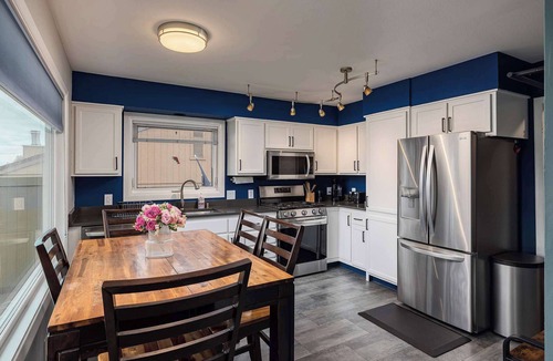 Fairview House | Downtown Anchorage Gem - 3 Bedroom with Hot Tub