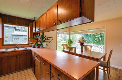 Downtown Anchorage Cottage | Downtown Anchorage Vacation Rental w/Garden Views