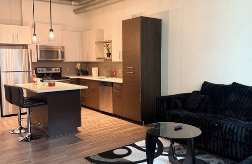 Peachtree Center Apartment | Downtown ATL Condo Near Mercedes-Benz Stadium
