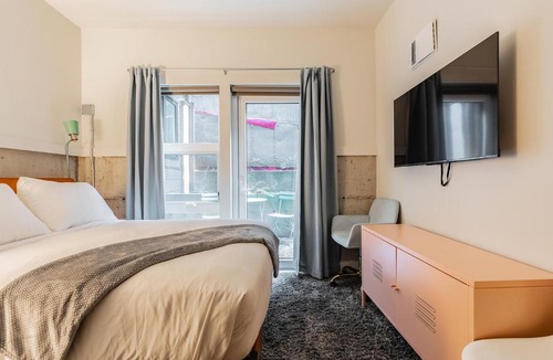 First Hill Apartment | Downtown Edge-Stylish Studio Near Hospitals & Downtown