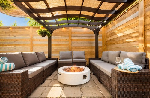 Greater Third Ward House | Downtown | Hot Tub, Fire Pit, Games & Movies