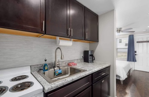 Kimmswick Apartment | Downtown Kimmswick Studio Renovated Prime Location