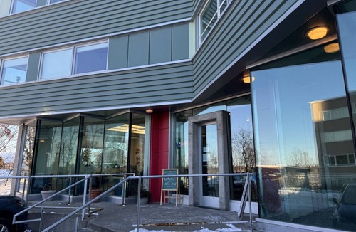 Downtown Anchorage Apartment | Downtown Luxe Apartment Sleeps 4