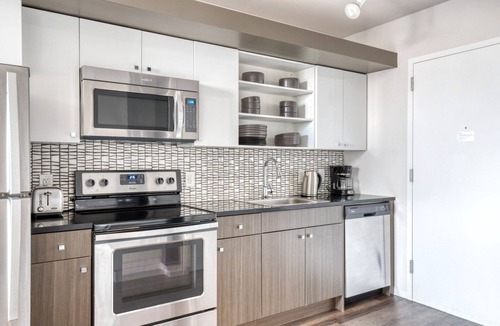 Theatre District Apartment | Dreamy Chinatown/Theater District 2BR w/W/D & Gym, nr T, by Blueground