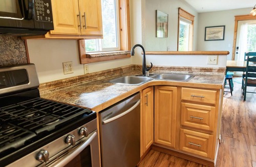 Homer Apartment | Driftwood Dreams- 3 BR in the heart of Homer