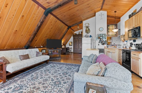 Ferguson Cabin | Dutch Barn Style cabin at Leatherwood Mountains with great views.