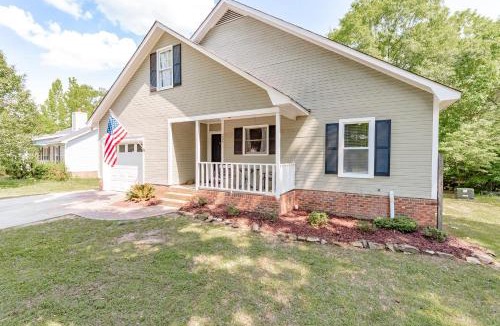 Irmo House | Dutch Creek Cottage- 10 mins to Lake Murray!