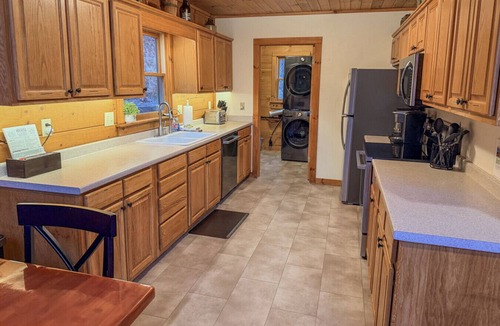 Butler Cabin | Eagles Peak-Dock Access & Boat Slip, Amazing View, King Beds, Luxury Hot Tub