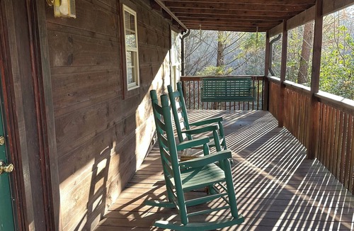 Sunset Cabin | Eastatoee Valley Bear Cabin B - Jocassee Gorges, Waterfalls & Mountain Views