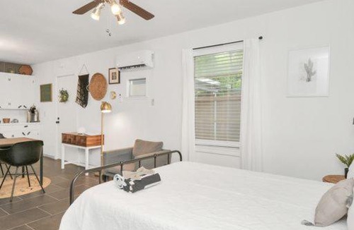 South Central Houston House | Eastwood Studios