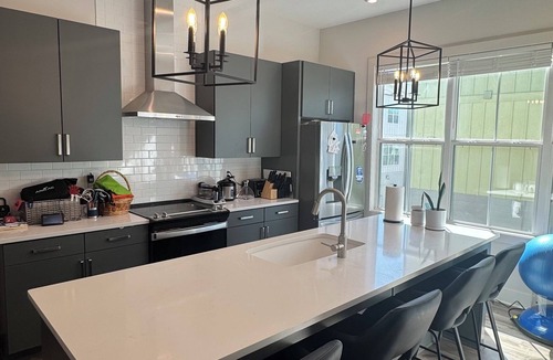Summerhill House | Elite World Cup 3-Bdr Summerhill Townhouse by Beltline w/BRT direct to Stadium