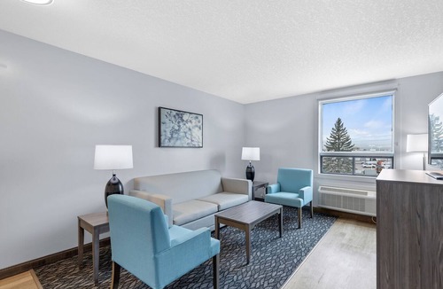 Calgary Hotel | Emerald Hotel & Suites