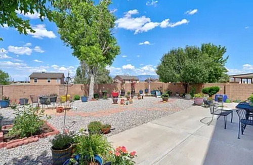 Parkway House | Enjoy a safe, comfortable stay in Albuquerque in our quiet and convenient home.