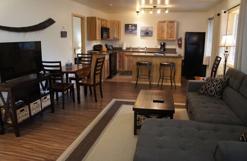 Bear Creek Cabin | Enjoy this Newly Constructed Luxury Suite surrounded by Alaska's Natural Beauty