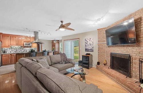 Ballwin House | Entire Home/STL Co-Sleeps 6