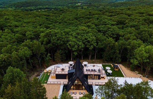 Mount Sterling House | Epic A-Frame Retreat | Rooftop, Theater, Hot Tub + Sauna