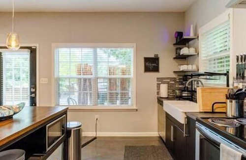 Peoplestown Apartment | Eva's Studio | Downtown ATL | Near Mercedes-Benz Stadium