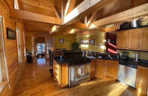 Brigus Junction Ski Chalet | Executive Chalet 30 Mins From City Life