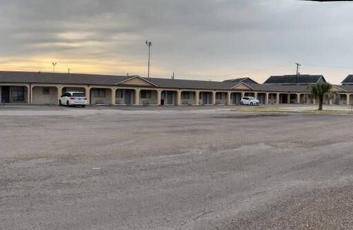 Robstown Hotel | Executive Inn