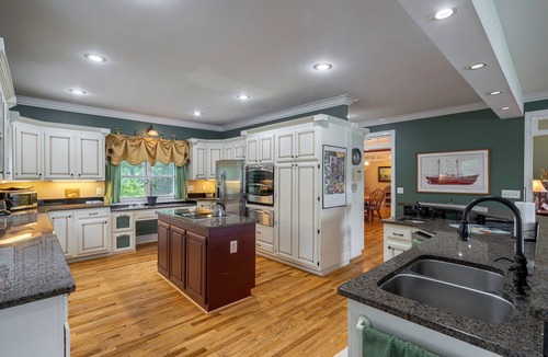 Oxford House | Executive Lakefront Home being offered for rent while on the market for sale.
