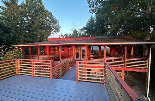 Almond Cabin | Experience breathtaking mountain views at Tsali Sunrise, sleeps up to 8