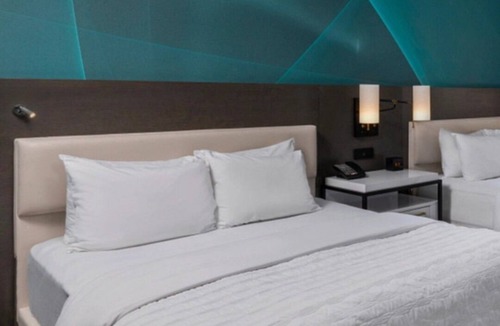 Central Business District Hotel | Experience Downtown Houston in Style! 3 Family-friendly Units, Pets are Welcome!