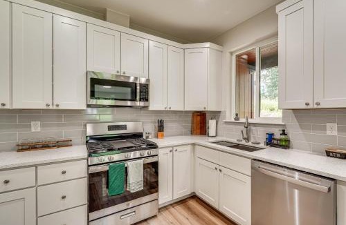 Meadow Lakes House | Explore Alaska’s Playground: Modern Wasilla Escape