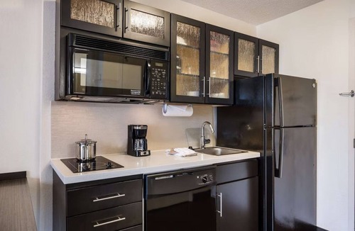 Braintree Hotel | Explore Boston’s Best in Urban Haven | Near Museums & Top Attractions
