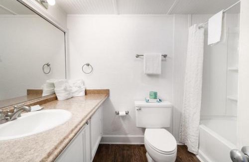 Litchfield by the Sea Apartment | Explore Treasures Oceanfront Tower King Rm 3rd FL