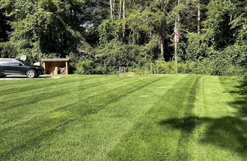 Monterey House | Fabulous Log Cabin: the perfect getaway with new pickleball court and pool!