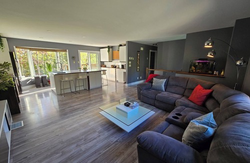 Fall River House | Fall River Haven Pet Friendly. Full kitchen. A Home away from Home.
