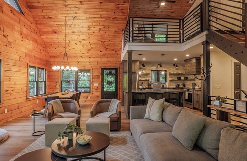 Cherry Log Cabin | Fall Riverfront Cabin in Blue Ridge, GA